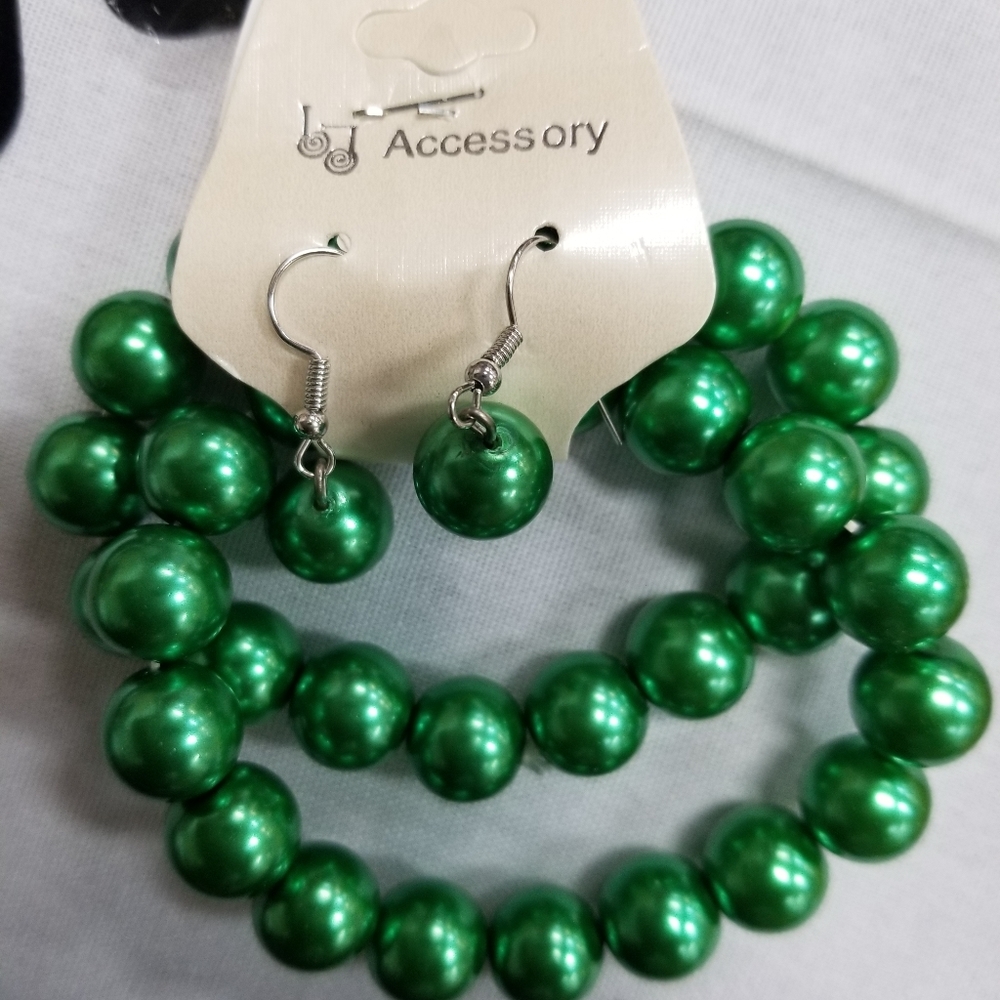 Green bracelet set